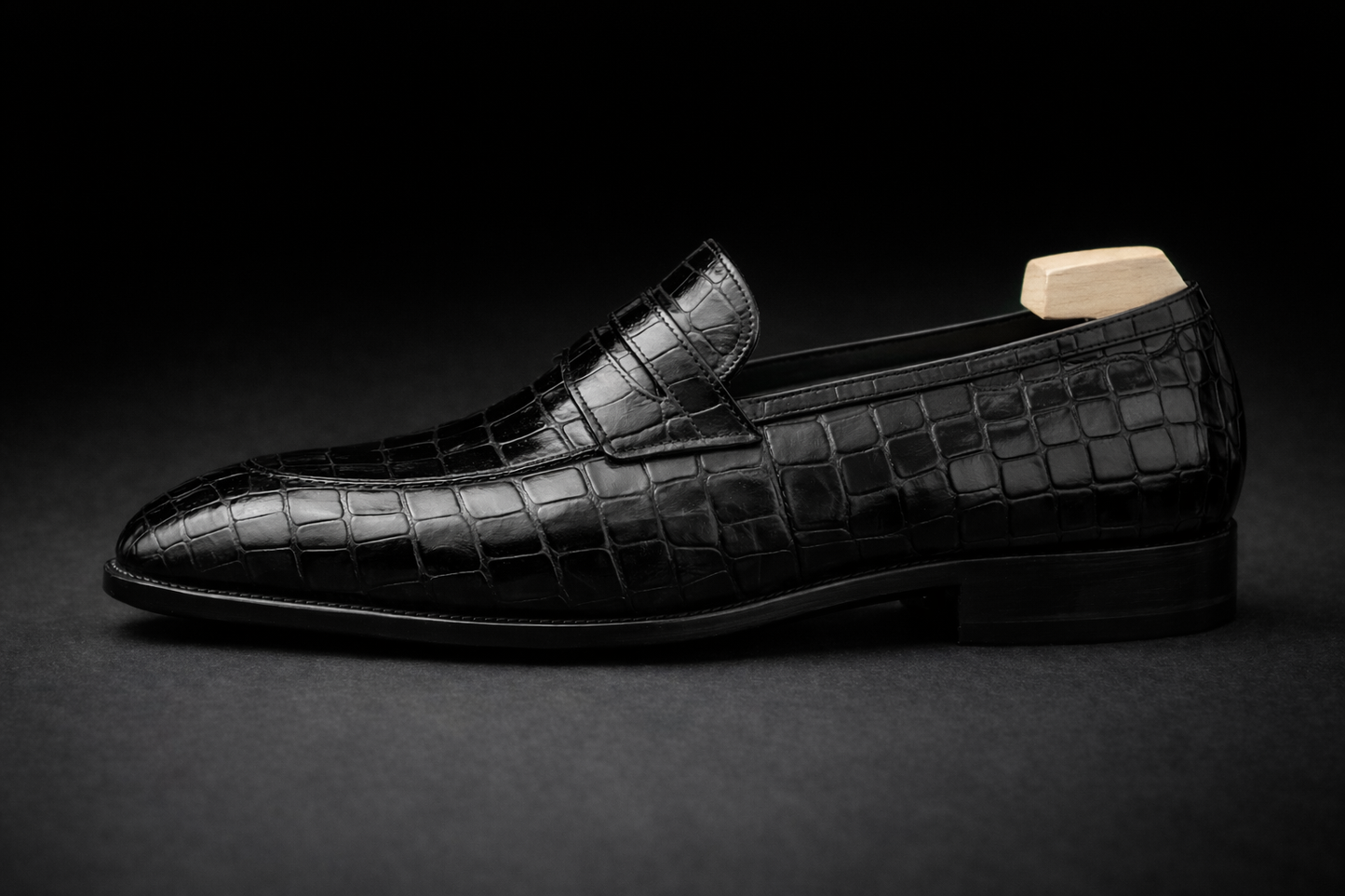 Gent Row Genuine Crocodile Loafers in Black
